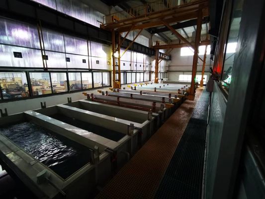 Proces obróbki linii produkcyjnej automatycznego anodowania. Wydajność 650 ton/miesiąc