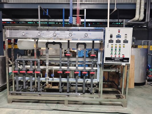 Dobra cena Wydajność 1200 ton/miesiąc Grubość folii 8-12 µm 6500 mm Maksymalna długość profilu Linia produkcyjna do anodowania do obróbki powierzchni aluminium w Internecie