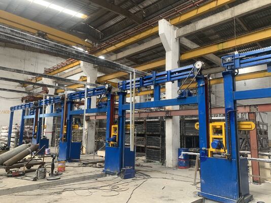 Dobra cena Połowo automatyczna linia anodowania aluminium o pojemności 1200 T/M o długości profilu 6500 mm w Internecie
