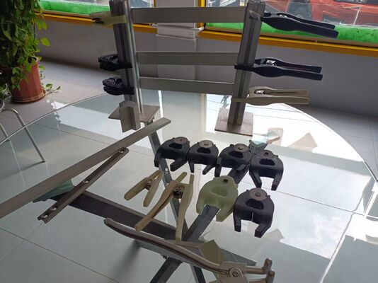 Dobra cena Stable Clamping Acid-Resistant Anodizing Line Clamps and Fixtures with Custom Jaw Opening W Internecie